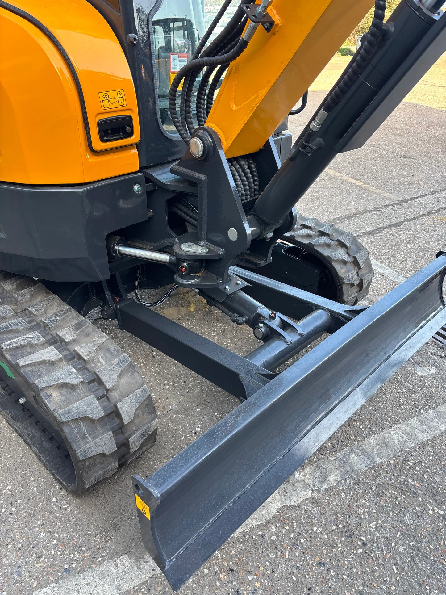 Buffalo B38-TN Mini Digger - 3.8 Tonnes