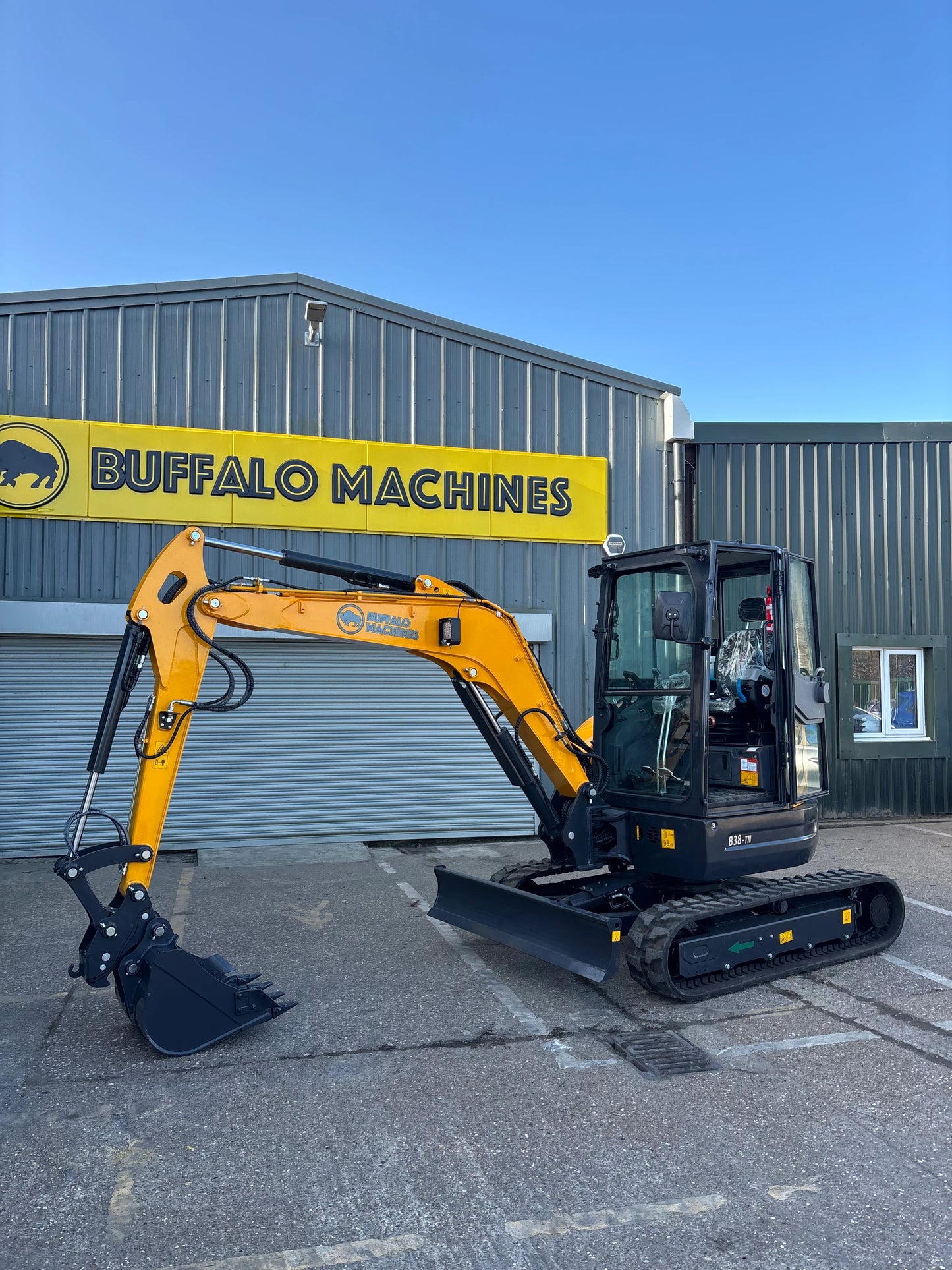 Buffalo B38-TN Mini Digger - 3.8 Tonnes