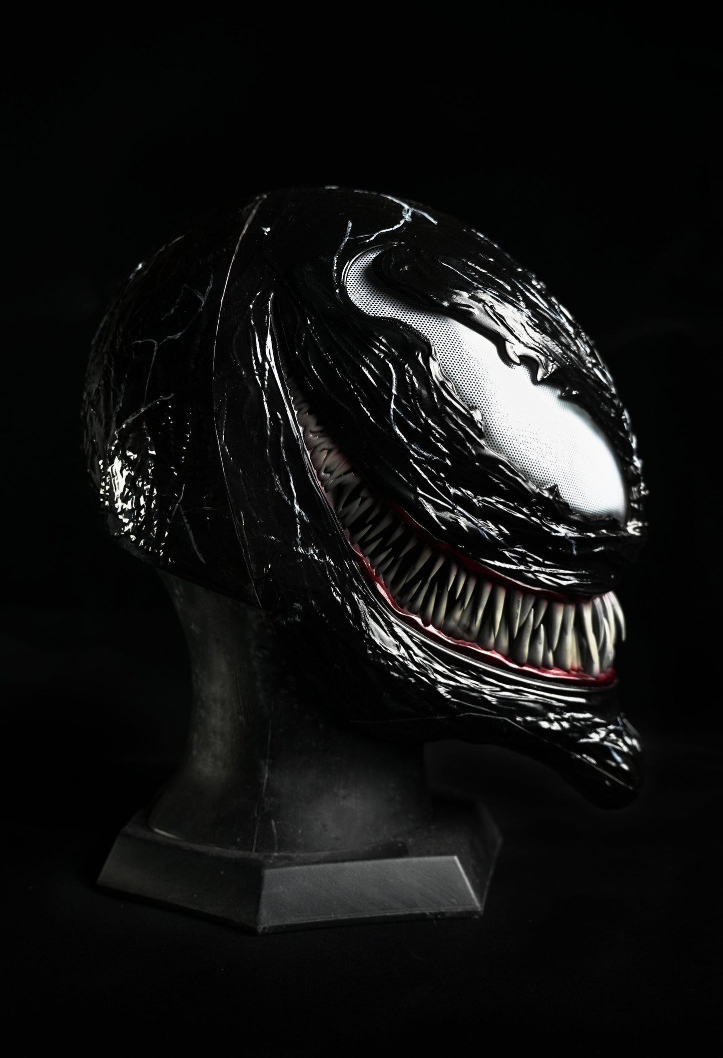 Black Symbiosis Helmet Without Tongue – joyydesign