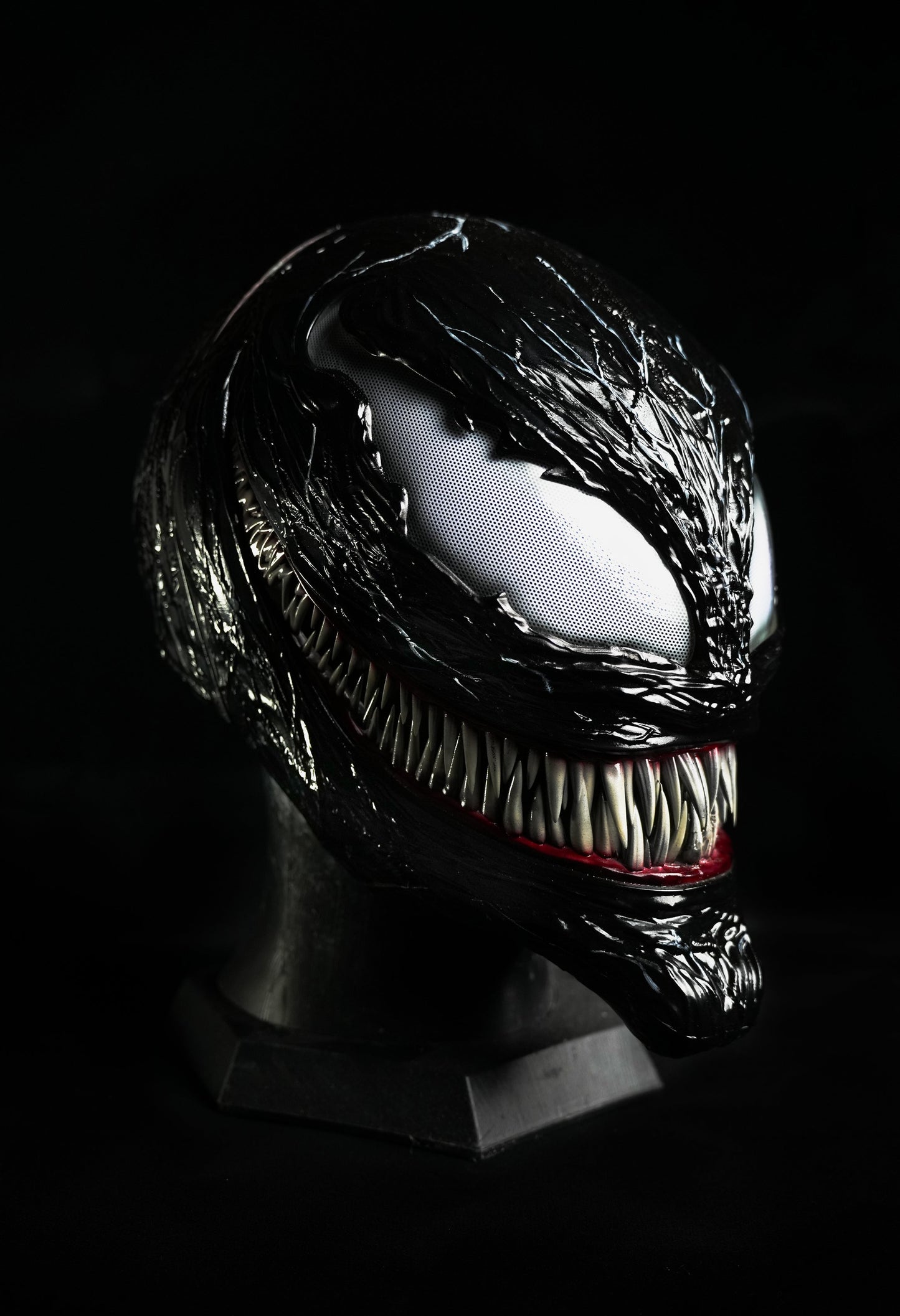Black Symbiosis Helmet Without Tongue – joyydesign